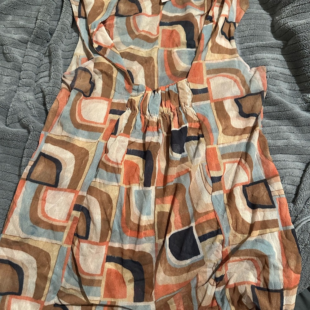 Geometric Patterned Blouse - Picture 2 of 2